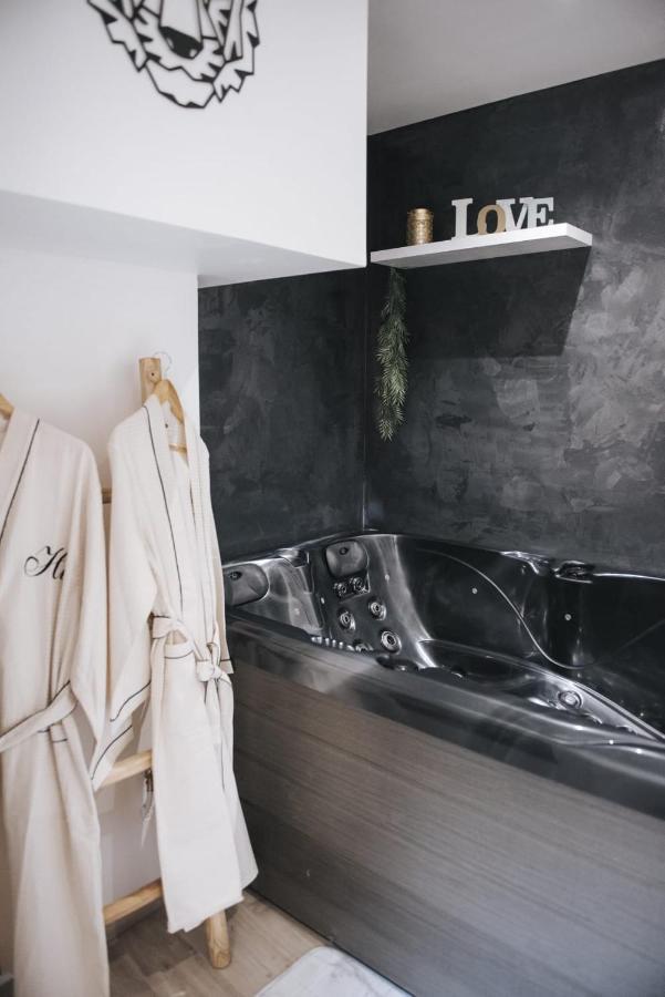 Appartement 2 Pieces Jacuzzi Brioude Buitenkant foto